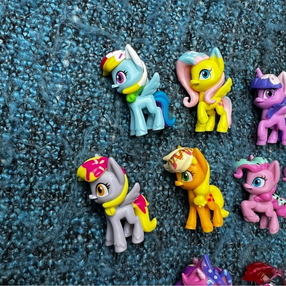 Mixed Lot of 12 My Little Pony MLP Collectible Mini Figurines Toys - Picture 6 of 7